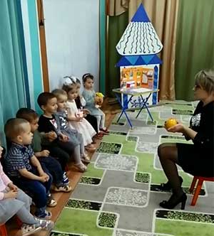 Конспект занятия по ознакомлению с окружающим миром во 2 младшей группе «Путешествие с Колобком».