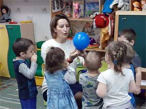 Конспект занятия по рисованию в первой младшей группе «Воздушные шары для Винни Пуха»