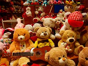 Игрушка — важное средство воспитания ребенка.