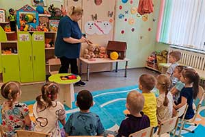 Конспект НОД для детей второй младшей группы «В гостях у сказок».