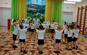 Конспект физкультурного занятия «Дружные ребята» в группе старшего дошкольного возраста (5-6 лет)
