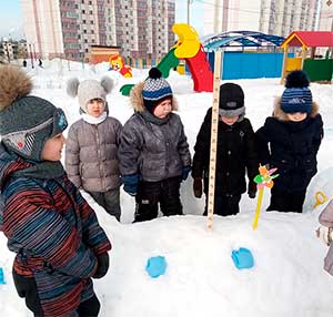 Конспект экскурсии по экологической тропе в средней группе «Зимняя прогулка».
