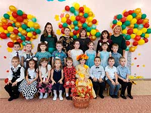 Сценарий осеннего праздника «Разноцветная Осень» (старшая группа)