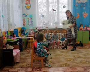 Конспект занятия «Путешествие к бабушке Варваре» с детьми раннего возраста