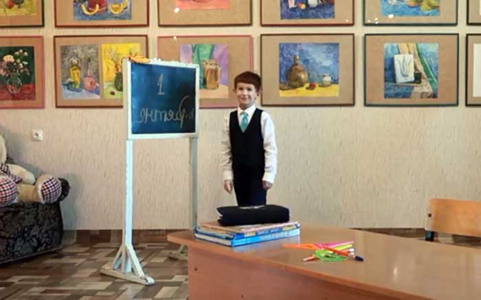 Стихи для детей к 1 сентября. Читает Фёдор Круглов, 1 «А», Гимназия №13 г. Красноярск.